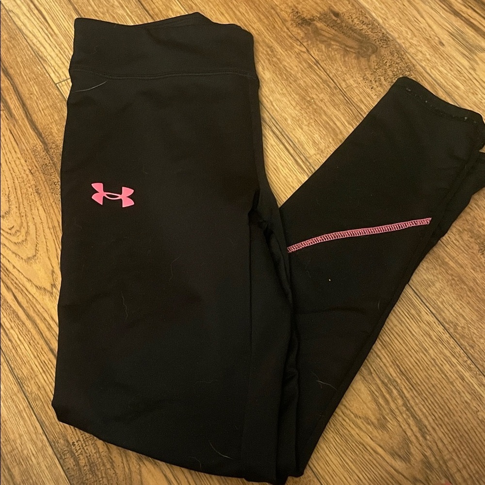 Under Armour Kids Black Leggings with Pink Accents (Bin T)​